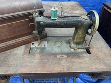 Wheeler & Wilson D9 Antique Sewing Machine with Hand Crank and Case