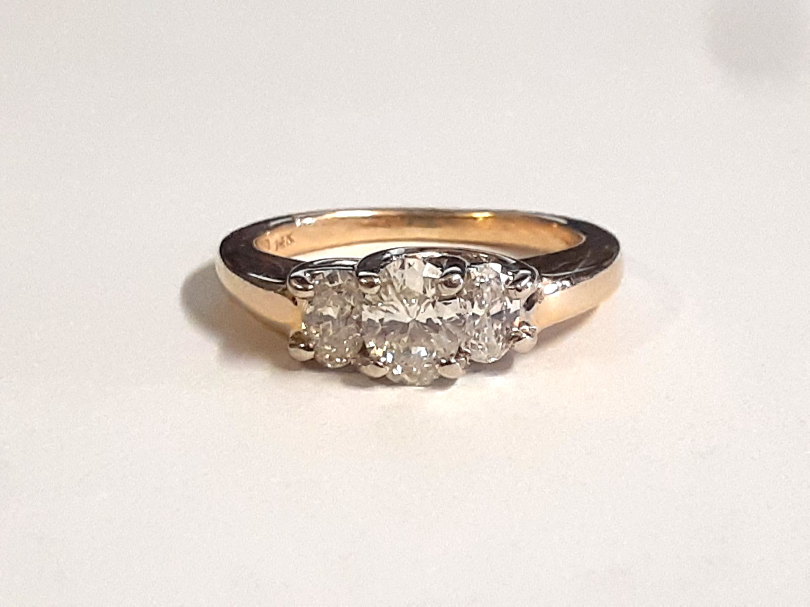 (RI4) 14k Yellow Gold Diamond Engagement Ring (.90 CTW) Size 5.75 (4.8 Grams)