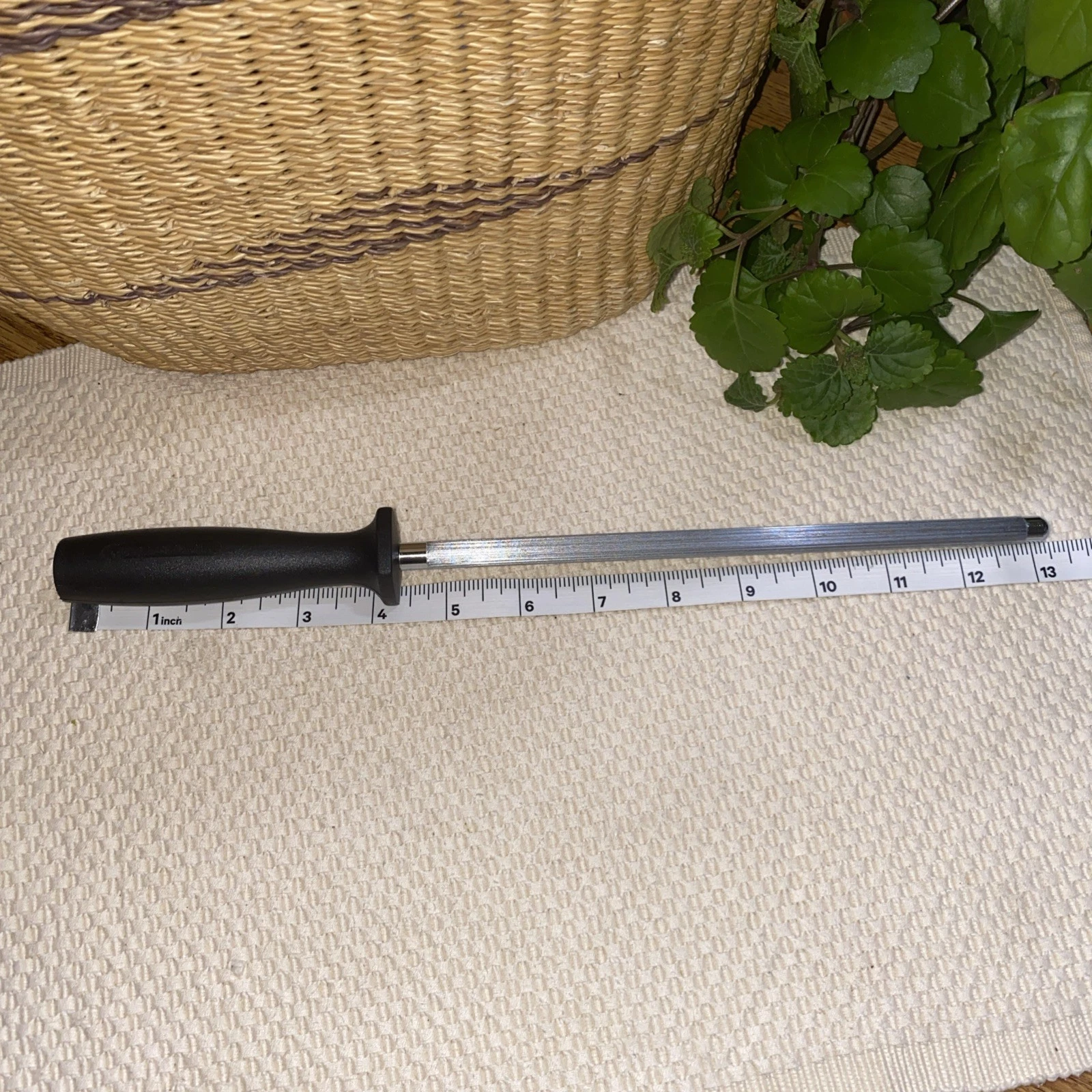 Zwilling J.A. Henckels Knife Honing Rod Butcher Sharpening Steel Knives 13.25”
Opens in a new window