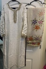 Pakistani Wedding Shalwar Kameez Hand Paint Dupatta