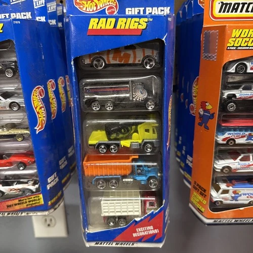 Hot Wheels 5-pack Rad Rigs #18832 Vintage 1997 trucks  original package
