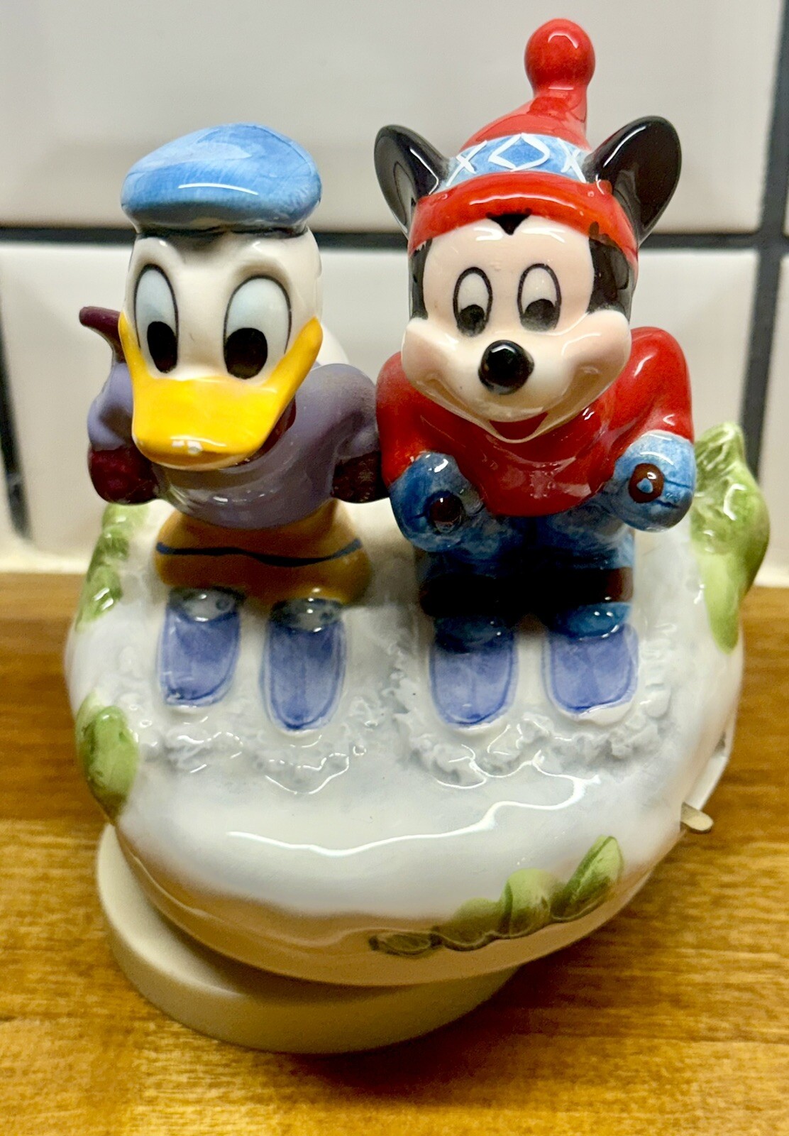 Vintage Schmid Disney Mickey Mouse Donald Duck Music Box Let It Snow Working-image