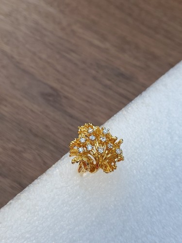 Vintage Fashion Goldtone Leaves Clear Rhinestones Ring Size 8 - Picture 10 of 13