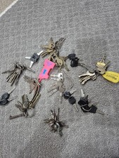 Large Lot Vintage Keys House Car Locks Skeleton Crafting Collecting Repurpose D5