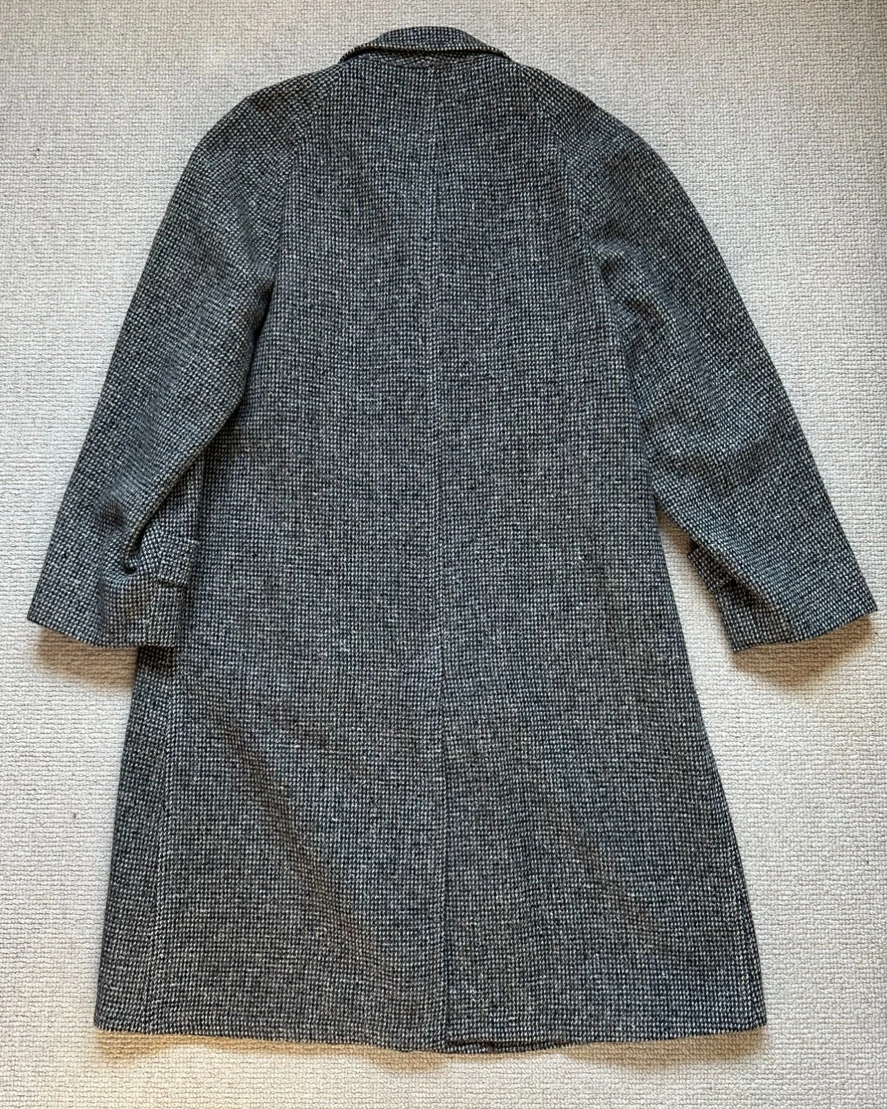 Vintage Men's Harris Tweed Overcoat. L/XL image 12