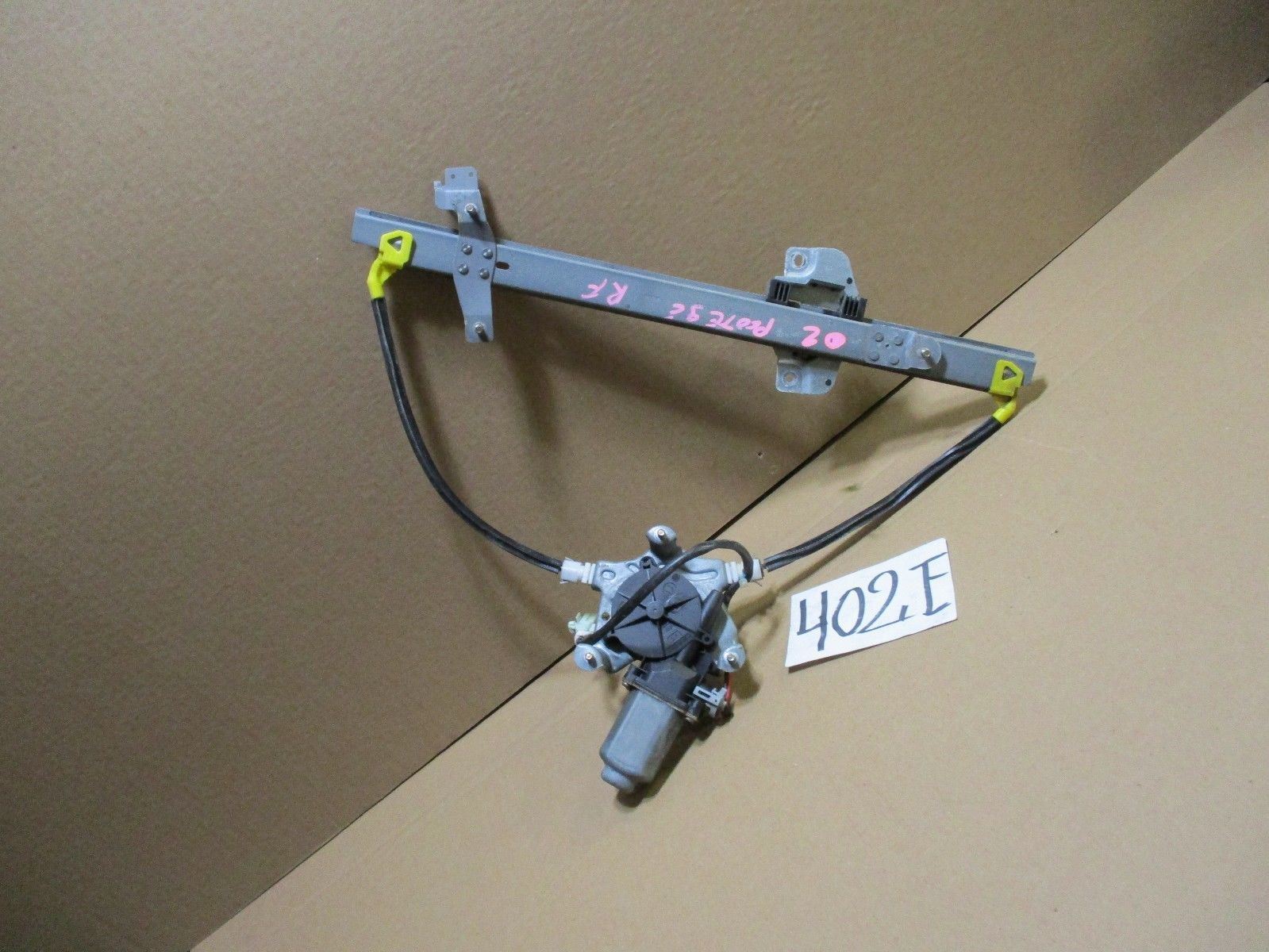 99 00 01 02 03 Mazda Protege FRONT PASSENGER Window Regulator W/ Motor #402-E
