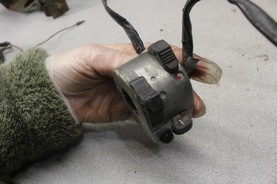 Kawasaki H1 Mach III 1972 manillar izquierdo control R4-9492.DZ Foto 2 de 4