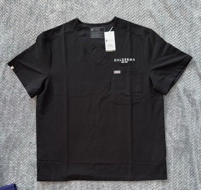 Figs Mens Leon Three Pocket Scrub Top Black Front Embroidery Size Large NWT