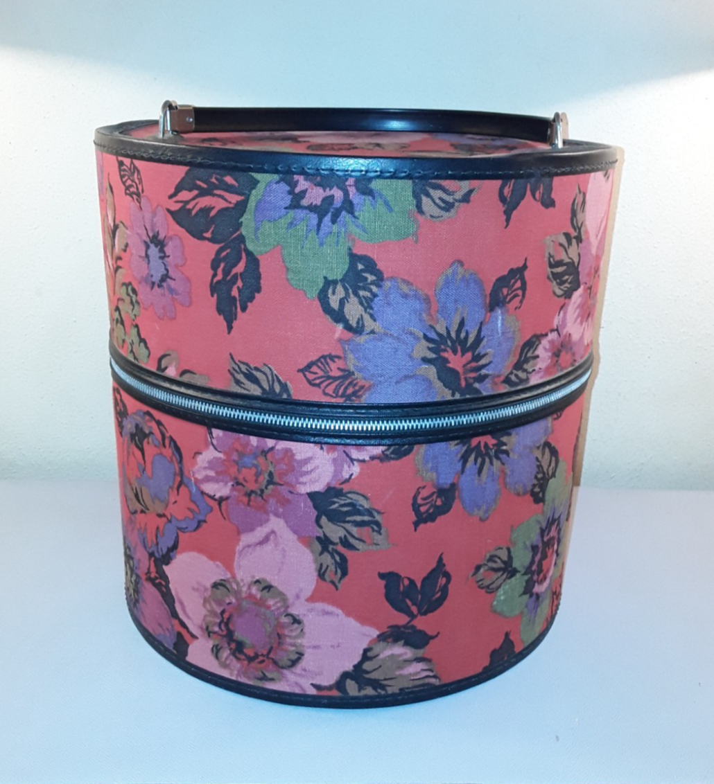 Bagmaster 1960\'s Blue Round Hat Box Bagmaster | Accessories | 96s Bagmaster Blue Hat Box Wth  main image 3