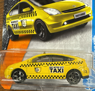 Matchbox 09 TOYOTA PRIUS TAXI Yellow 15/125 GREAT CARD Adventure
