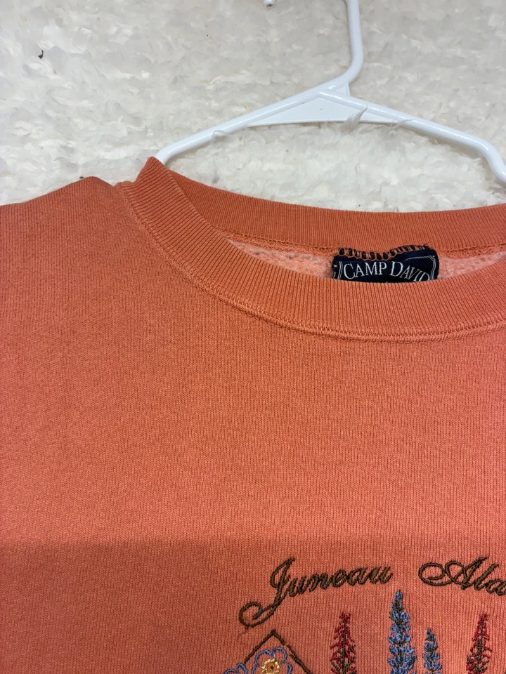 Juneau Alaska Sweatshirt Mens Large Rust Crewneck Embroidered Camp David USA - Image 4 of 4