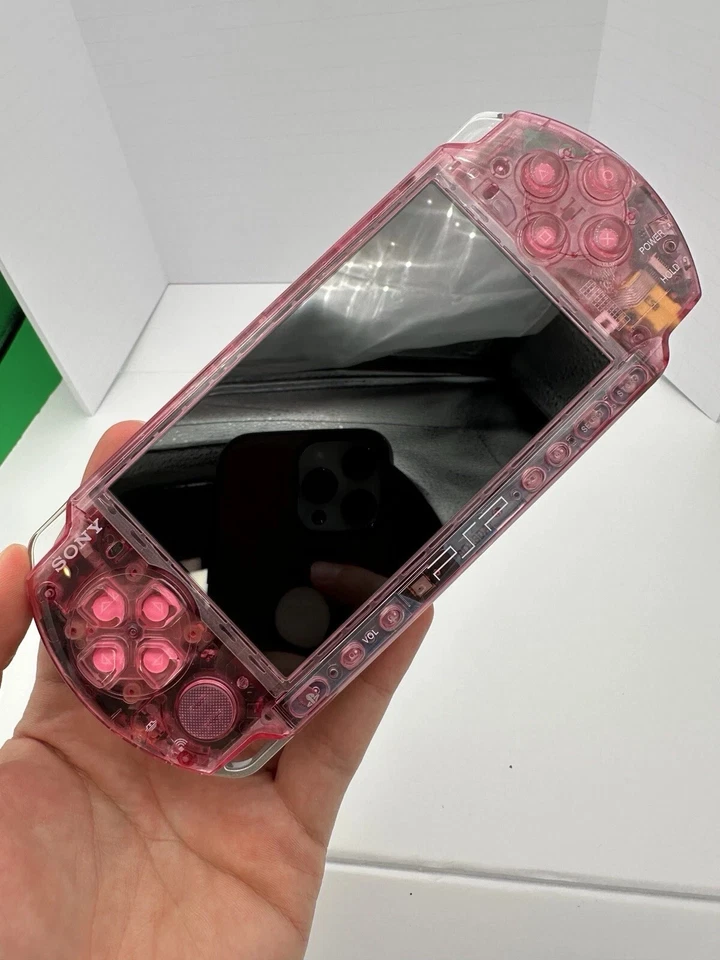 Sony PlayStation PSP 3000 MINT CONDITION! Transparent Pink, REGION FREE - Image 2 of 4