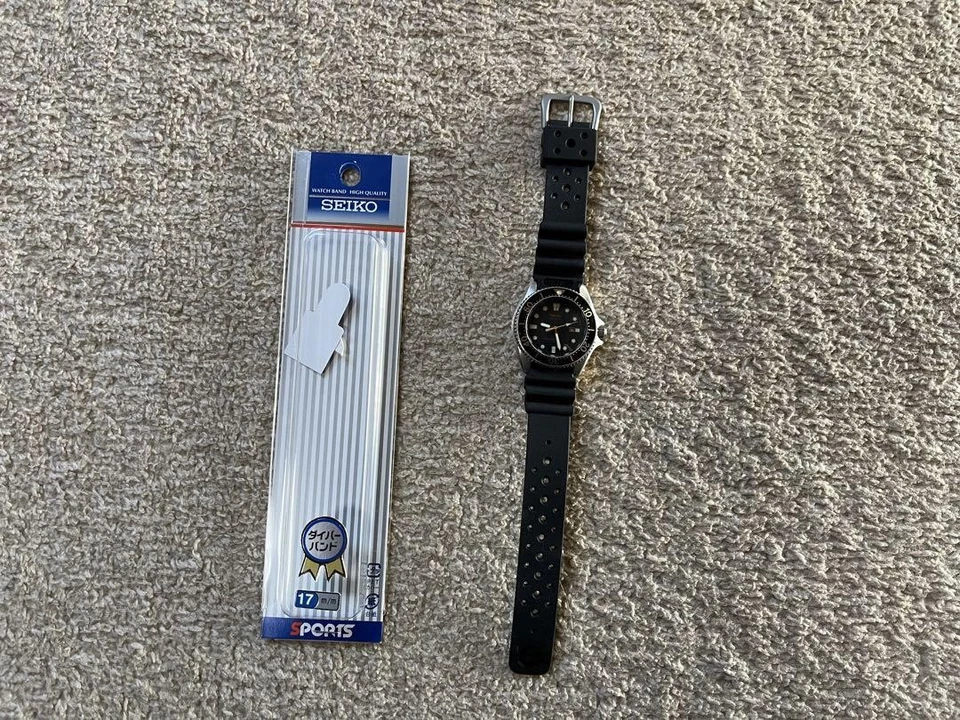 SEIKO 2625-0010 Buzo Niños Cuarzo Redondo Negro W36mm Hecho en Japón Años 1982 Analógico Foto 2 de 4