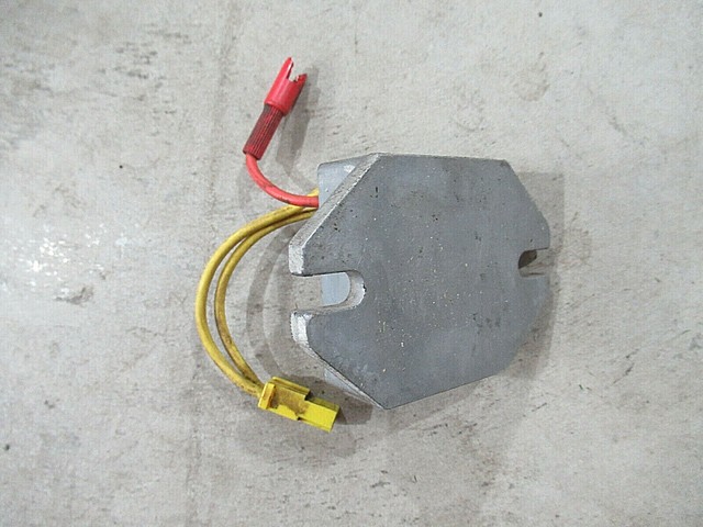 Used JOHN DEERE Voltage Regulator LG691185 GT235 125 L118 LT166 LTR155