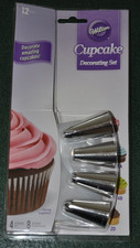 NEW IP  WILTON Set of 4 Cake/Cupcake Decorating Tips 1M, 12A, 4B, 2D & Bags