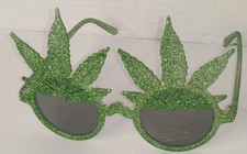 GLITTER POT LEAF SUNGLASSES Funny Glasses Marijuana Green Reefer Weed Party Gag