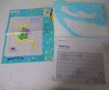 1992 Janlynn Somebunny To Love Stamped Cross Stitch Baby Quilt Kit 63-100