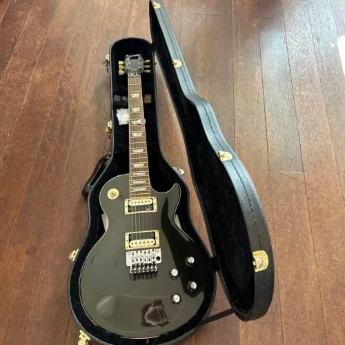 Electric Guitar Gibson Custom Les Paul Model Axcess Black with Hard Case