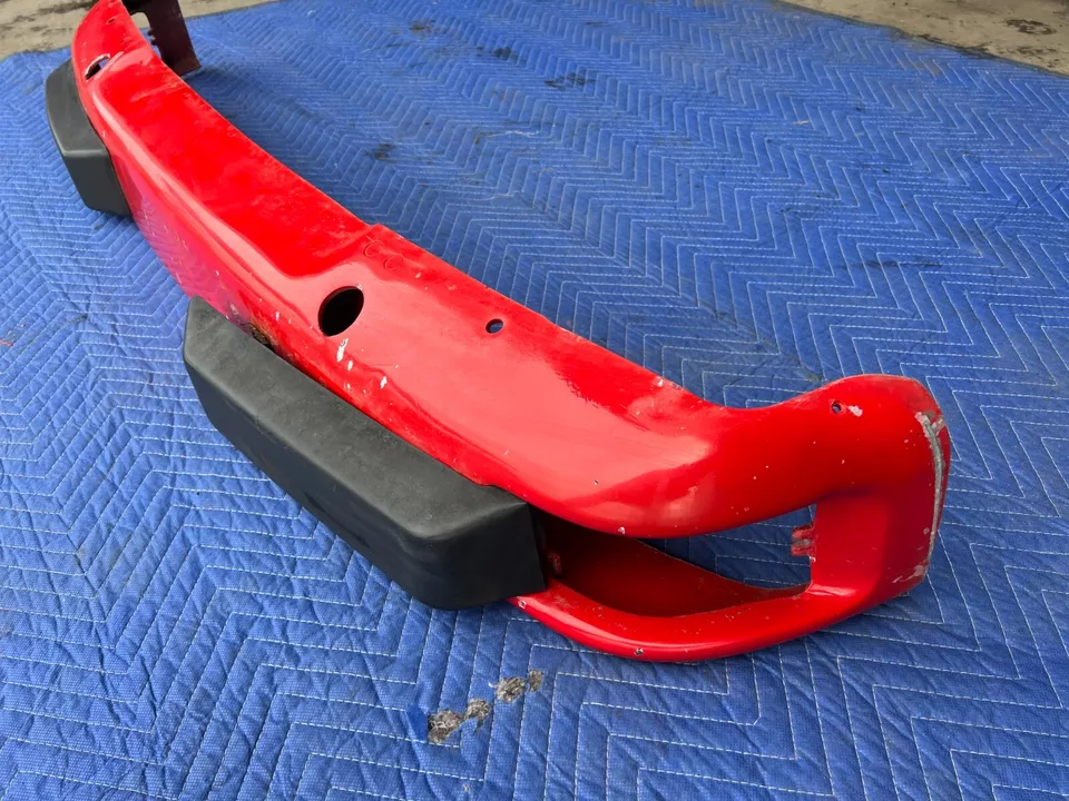 1983-1985 Porsche 944 Red Front Bumper Cover Panel Assembly OEM #1857EM Foto 2 de 4
