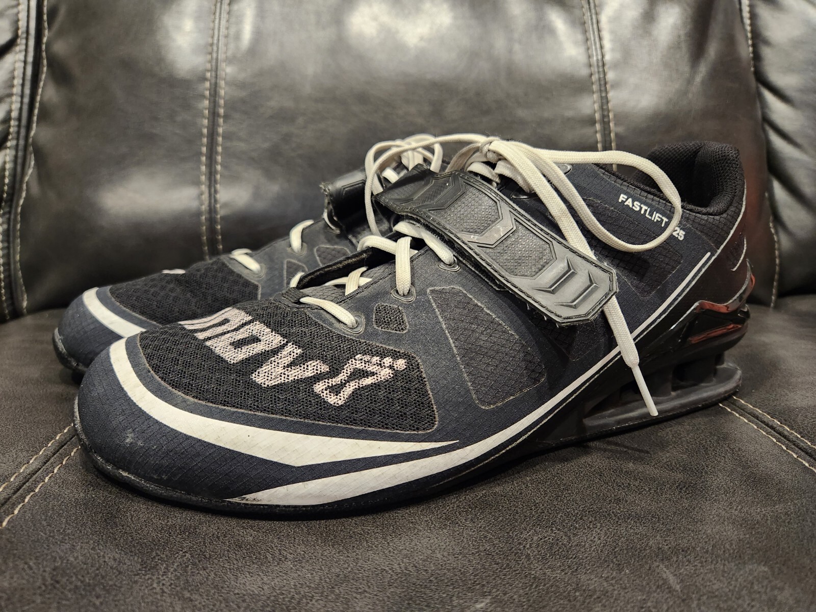 INOV8 Fastlift 325 Black Weightlifting Training Shoes Men's 9.5 Womens