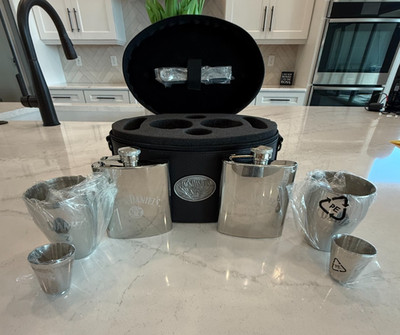 Jack Daniels No 7 Tailgate Flask & Bar Accessory Portable 7pc Set w/ Case New