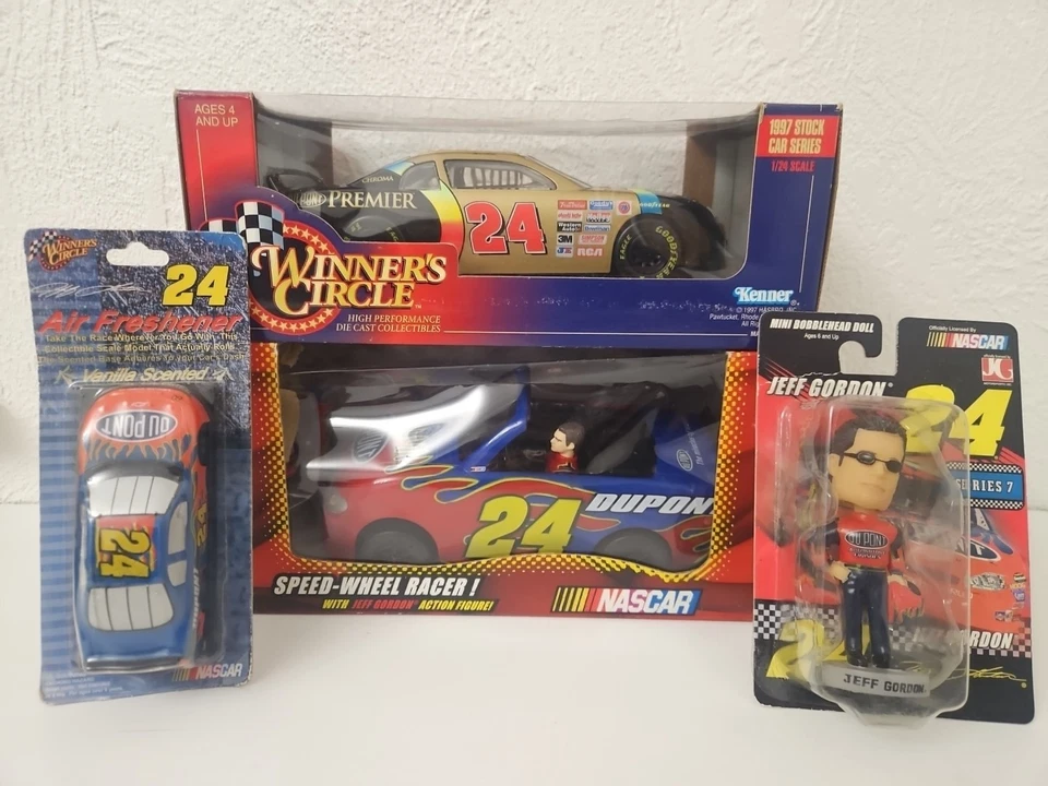 Jeff Gordon Lot- 1:24 Diecast 1997,  Mini Bobblehead, Speed Wheel Racer +  L93  - Image 2 of 4