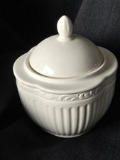 Mikasa Italian Countryside Sugar Bowl with Lid 1994-2000 Ivory Stoneware DD900