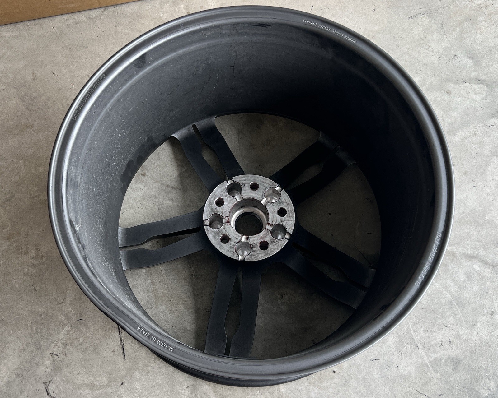 Ferrari GTC4Lusso T 2010-2020 Rear Wheel P/N 328457