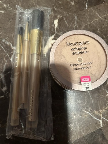 3 Estée Lauder Brushes & Pouch plus Neutrogena Mineral Sheers Foundation Powder - Picture 2 of 7