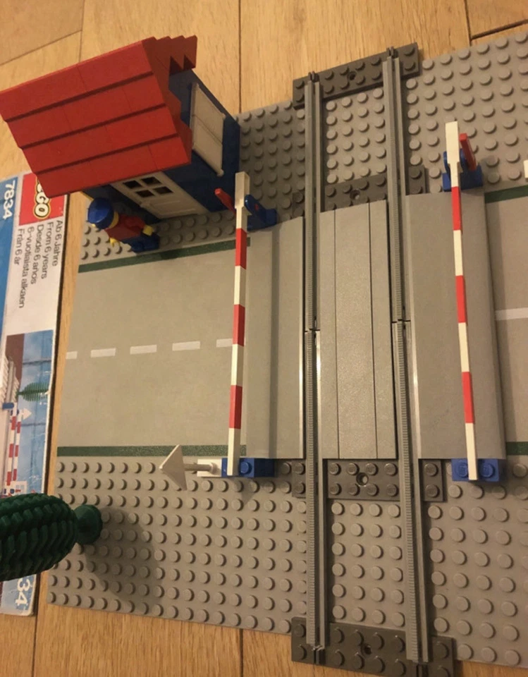 LEGO 7834, photo 2 sur 3