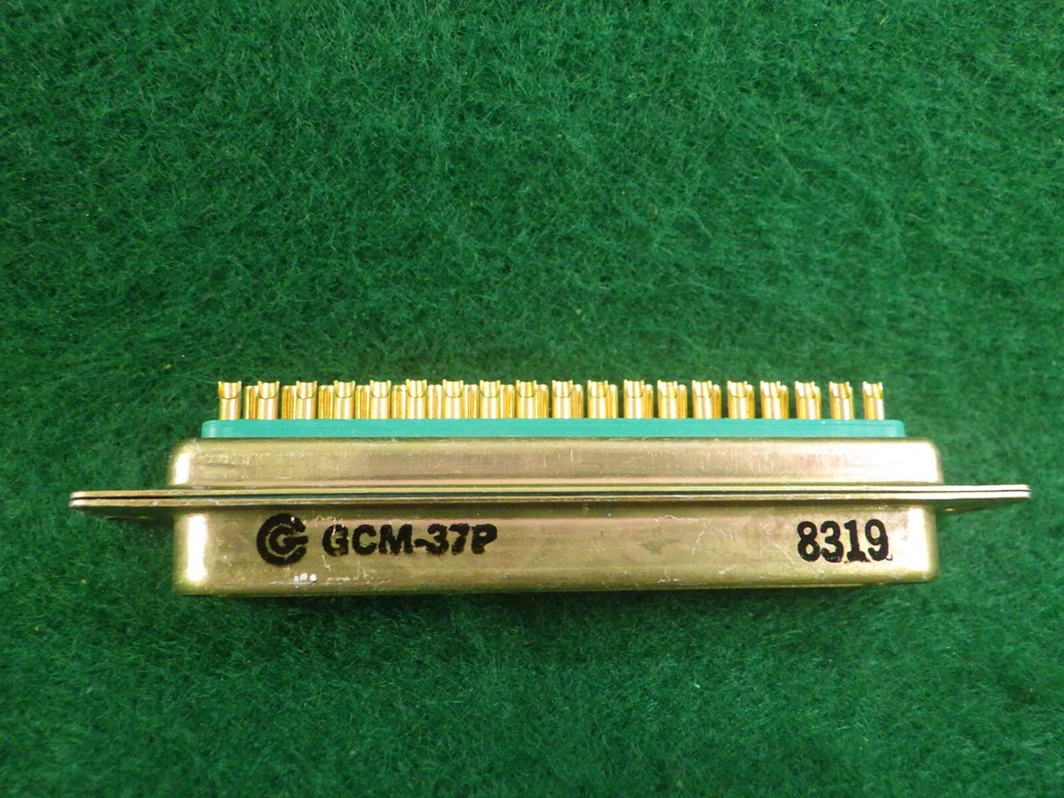 Conector de copa de soldadura macho D-SUB 37 pines años 80 nuevo stock antiguo GCM-37P Foto 2 de 4