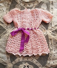 jolie robe crochet poupée ancienne