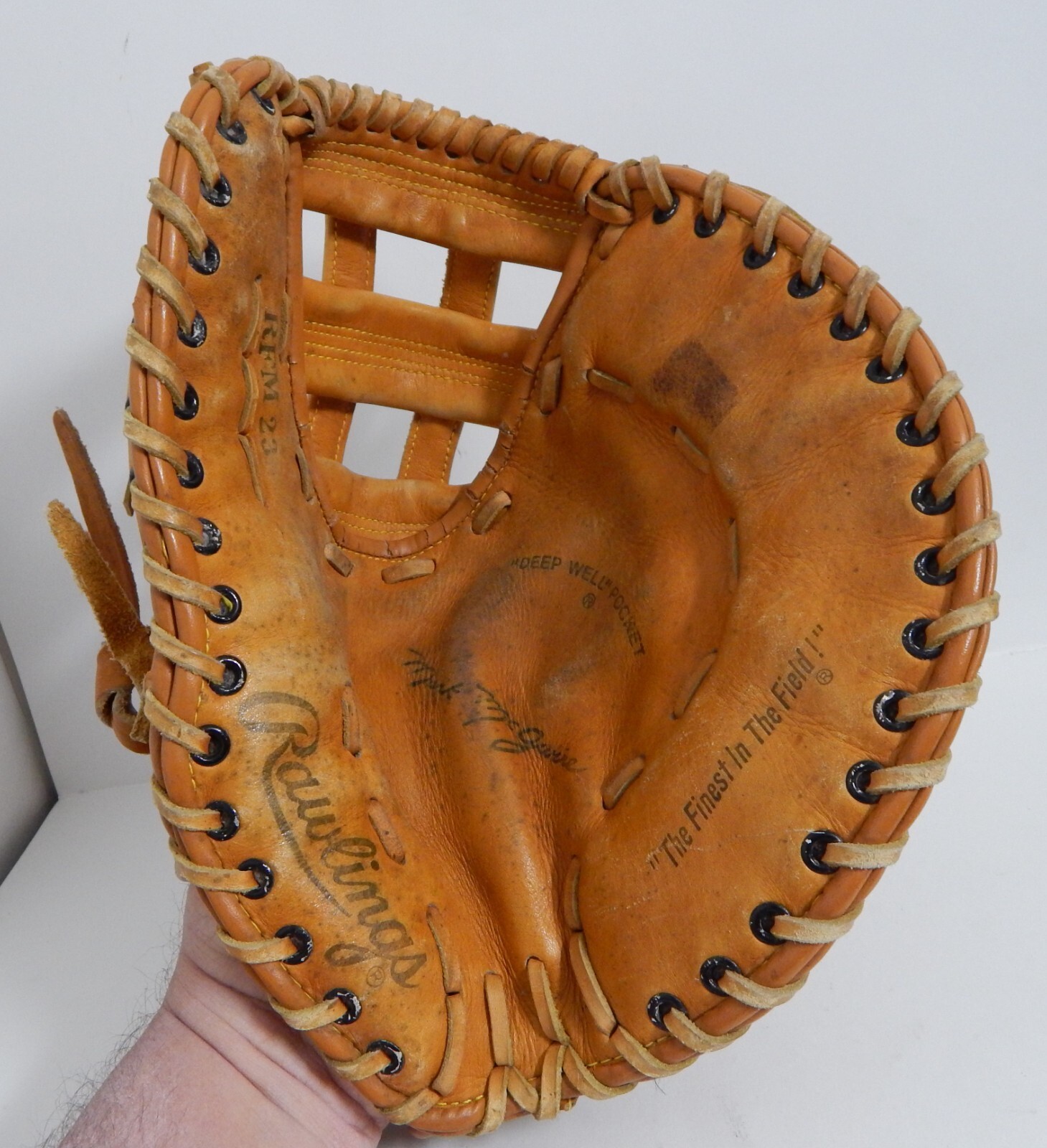 VTG Rawlings RFM23 First Baseman Baseball Glove Mitt RH Throw Deep