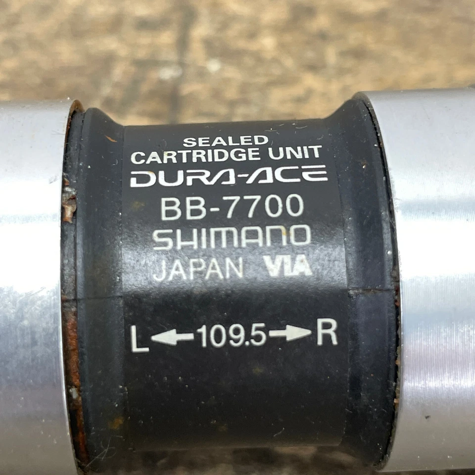 Vintage Shimano Dura Ace BB-7700 Bottom Bracket 109.5 Octalink V1 68 English A3 - Image 2 of 4