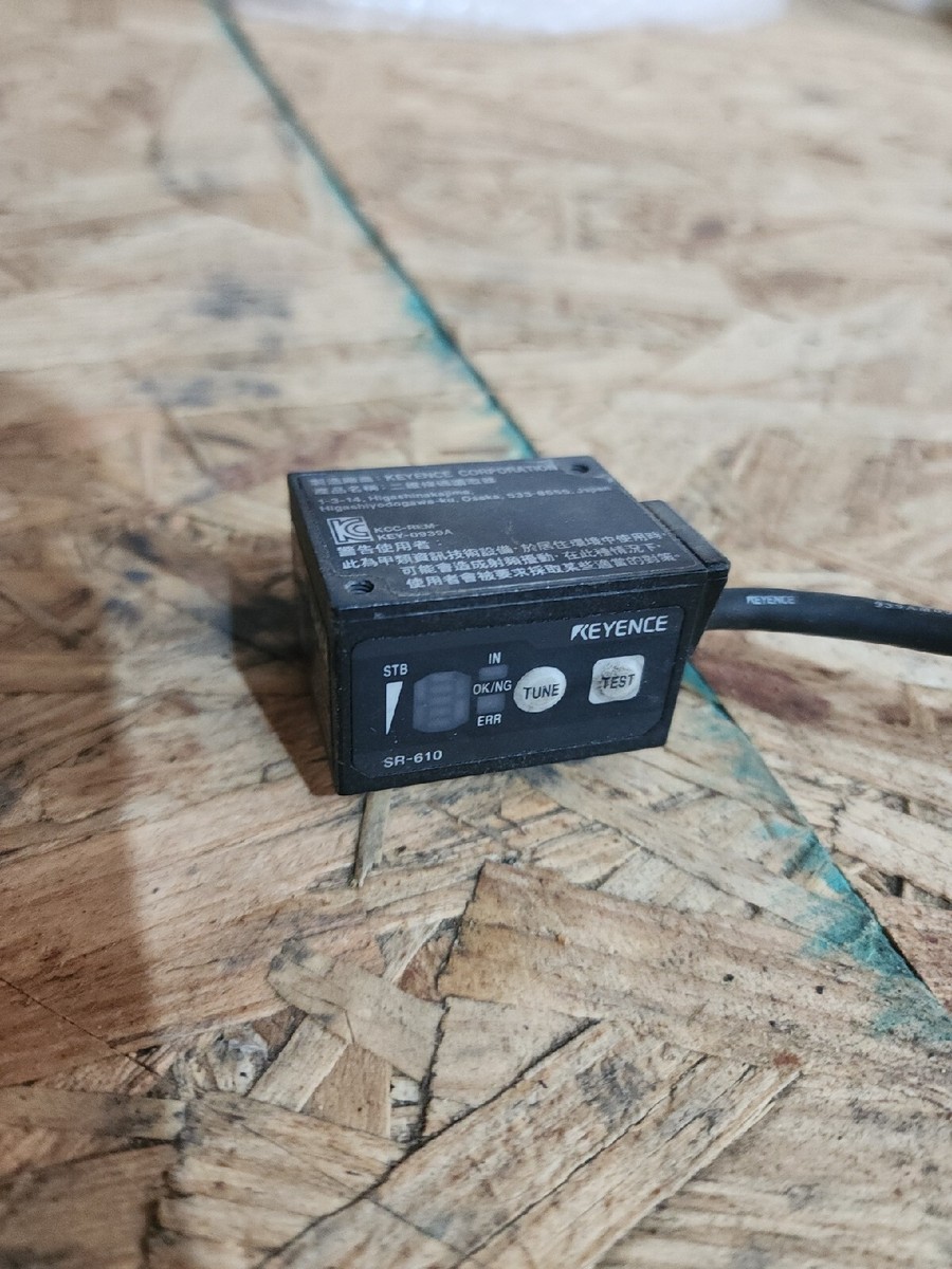 KEYENCE SR-610 2D IMAGE BARCODE SENSOR | eBay