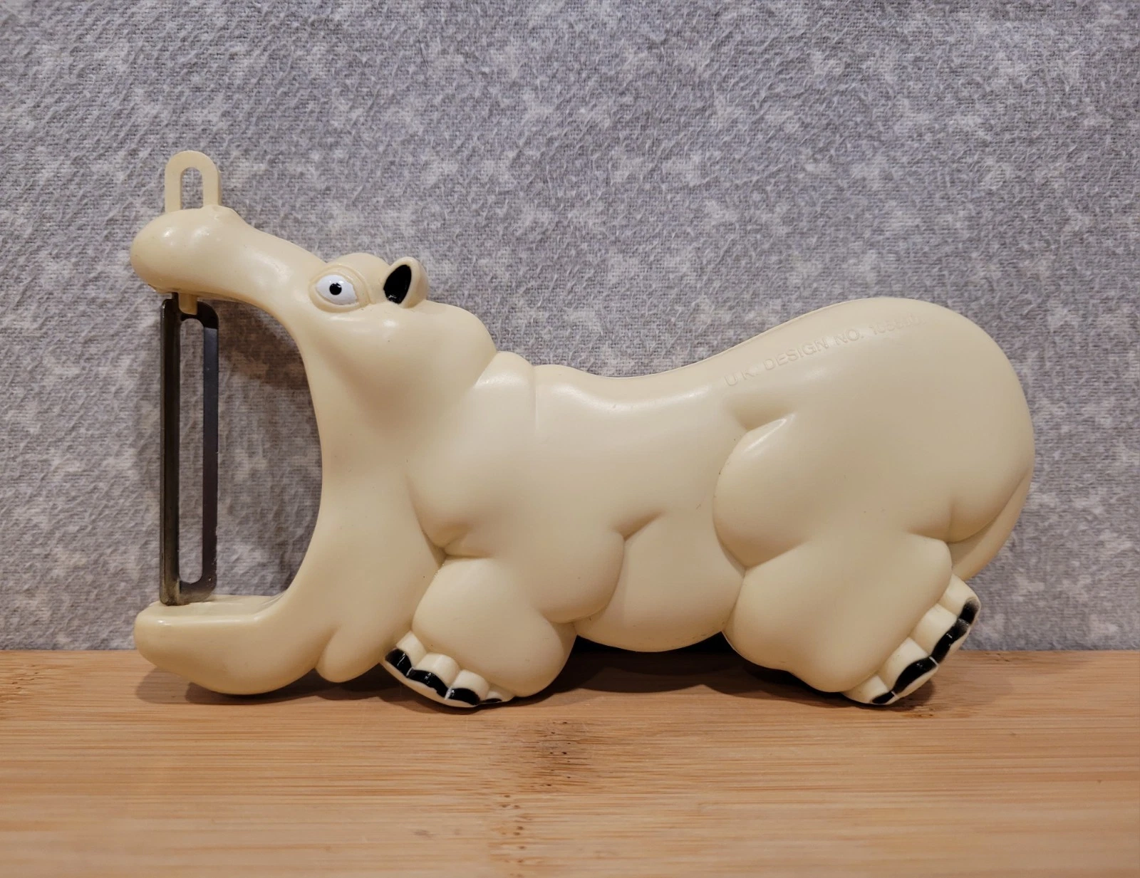 Vintage UK Design Hippo Hippopotamus Shaped Novelty Vegetable Potato Peeler