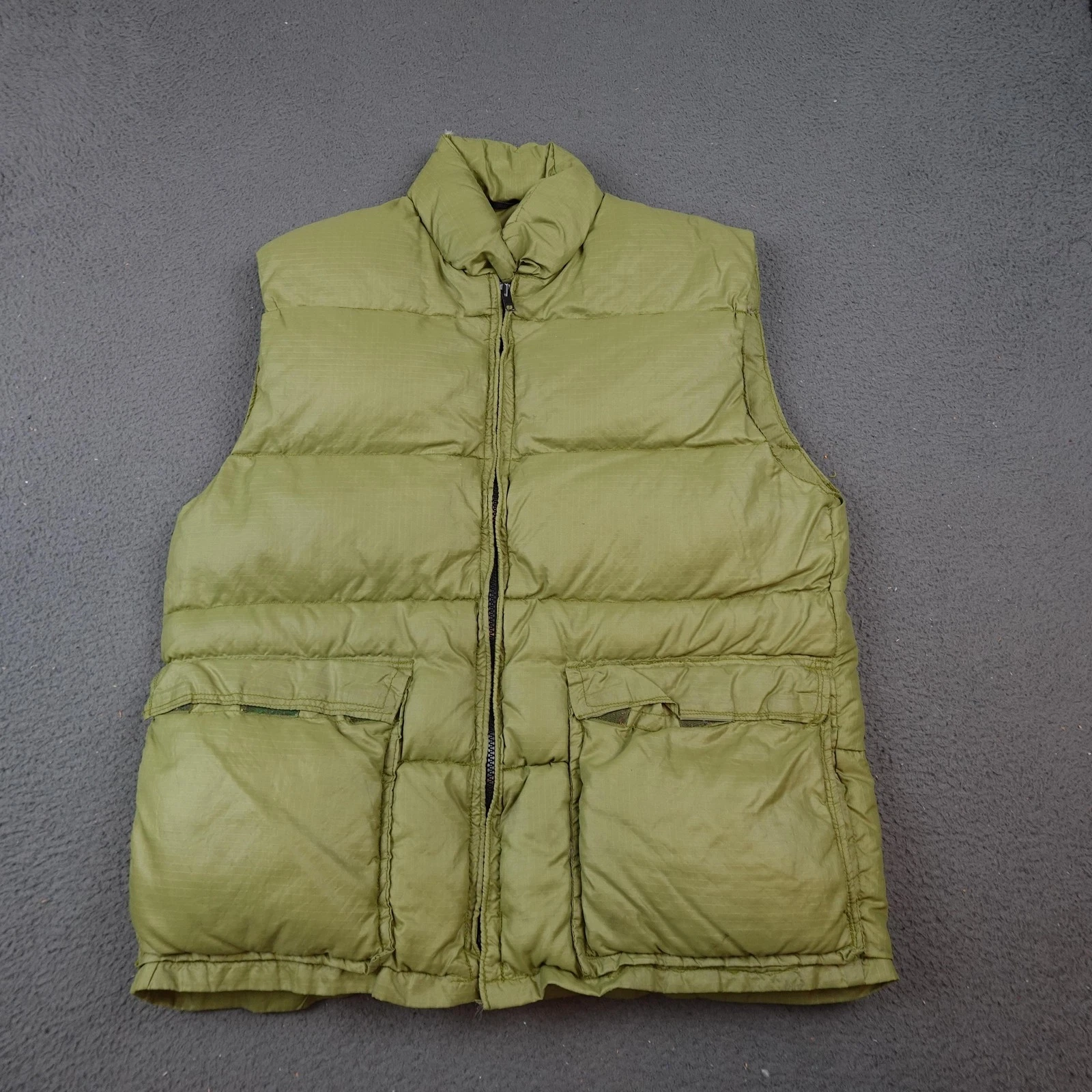 Vintage Frostline Kit Vest Mens Medium Green Down Puffer Quilted Zip Insulated
Opens in a new window