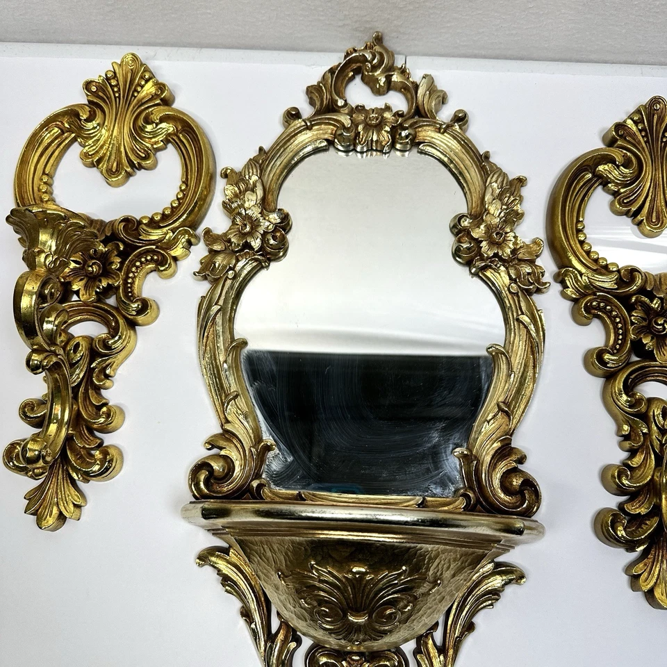 Estante y apliques espejo de pared ornamentado dorado Syroco 1977 de colección 2327 Hollywood Regency Foto 2 de 4