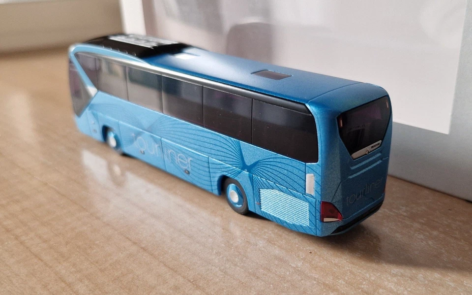 Rietze ZY.NEO73-8120-738120	NEOPLAN Tourliner Financial Services IAA 2018 1:87 - Imagen 4 de 4