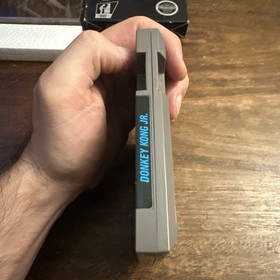 Donkey Kong Jr. (Nintendo NES, 1986) Complete CIB - 5 Screw Hangtab - Authentic