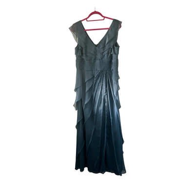 Adrianna Papell Black Chiffon Layered Pleated Gown V-Neck Sleeveless Zip 14P