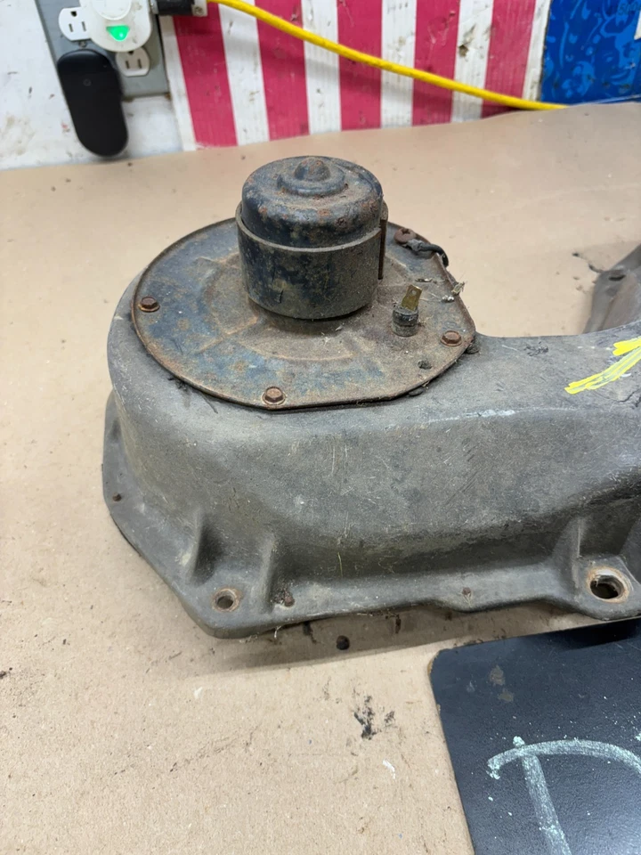 67 68 1969 1970 K10 C10 CHEVROLET GMC TRUCK BLAZER UNDERHOOD HEATER BOX BROKEN - Image 4 of 4