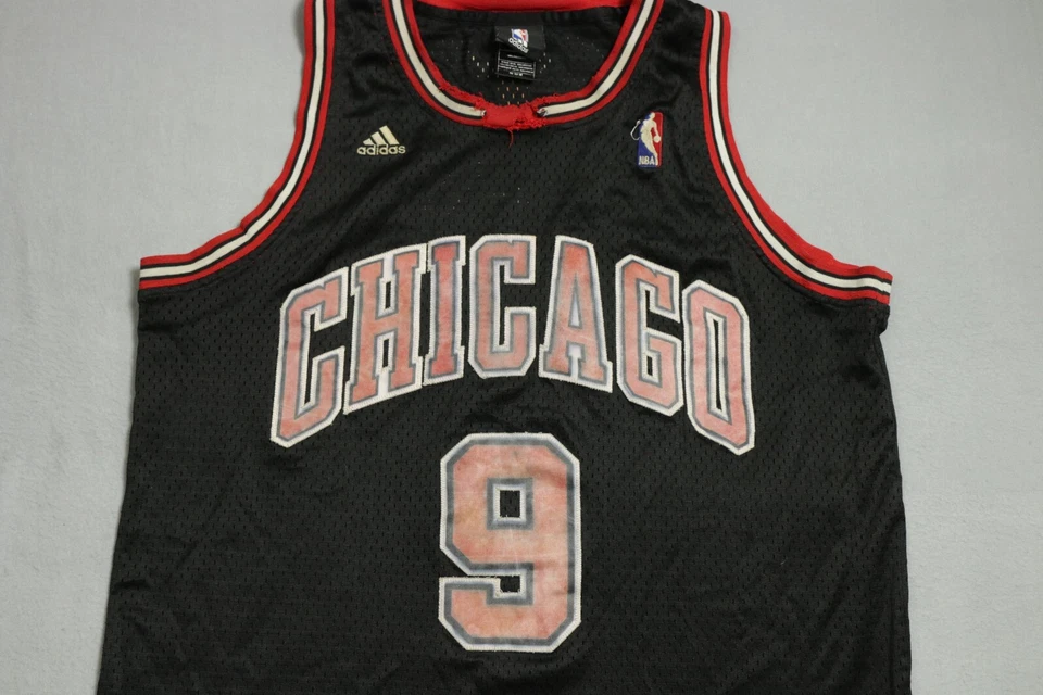 Vintage Luol Deng Chicago Bulls Jersey Mens Medium Large Black NBA Basketball - Image 2 of 4