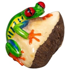 Red-Eye Tree Frog Tagua Carving