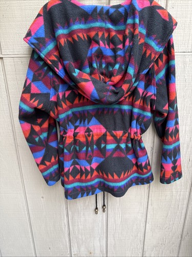 GIACCA PILE CON CAPPUCCIO AZTECA VINTAGE ANNI 80 ZONA CLIMATICA ROSA BLU cravatta vita taglia M - Foto 9 di 14