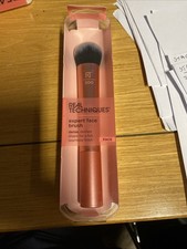 Real Techniques Expert Face Brush