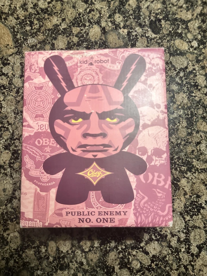 Kidrobot Dunny Obey - Signed By Shepard Fairey 2007 Propaganda vinyl - Image 2 of 4