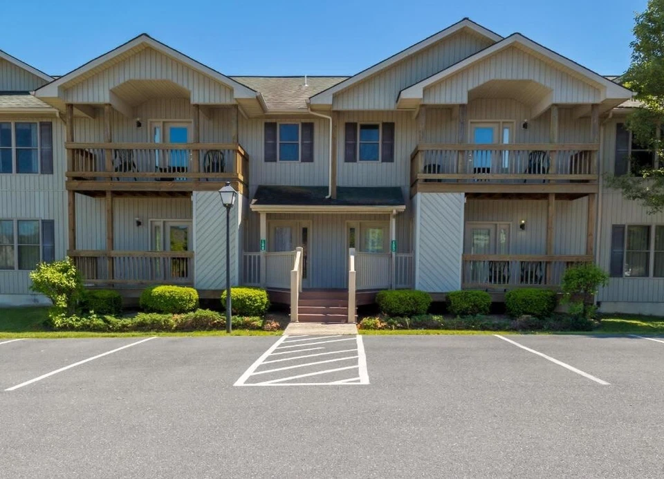 WOODSTONE AT MASSANUTTEN 2BR LOCKOFF 2026 USE TIMESHARE FOR SALE WK 41 VIRGINIA - Image 2 of 4