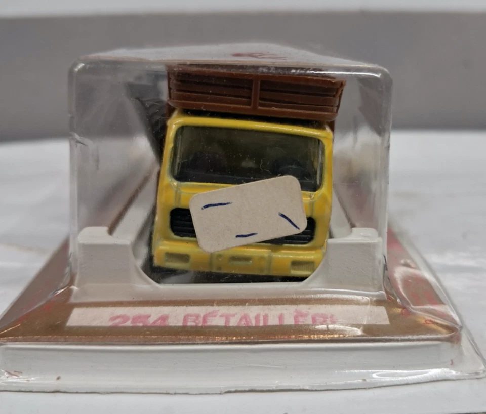 MAJORETTE 1/64 - MERCEDES PORTA BESTIAME N° 254 MADE IN FRANCE ANNI 80 - Immagine 2 di 4