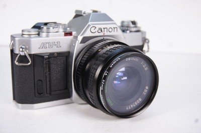 CANON  A V 1 mit Tokina 28mm 2,8